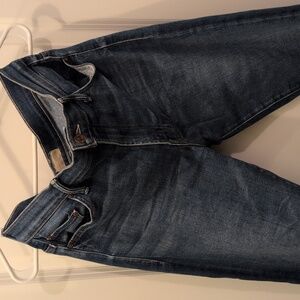 Mother insider step crop fray